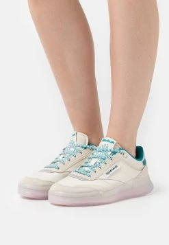 En Remise Reebok Classic CLUB C LEGACY - Baskets basses sneakers rond femme