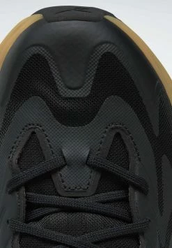 Reebok Classic ZIG KINETICA - Baskets basses Prix Bradés baskets & sneakers rond unisex -Reebok Soldes Boutique fa9db80c1c65426e84c907109e29c0cc